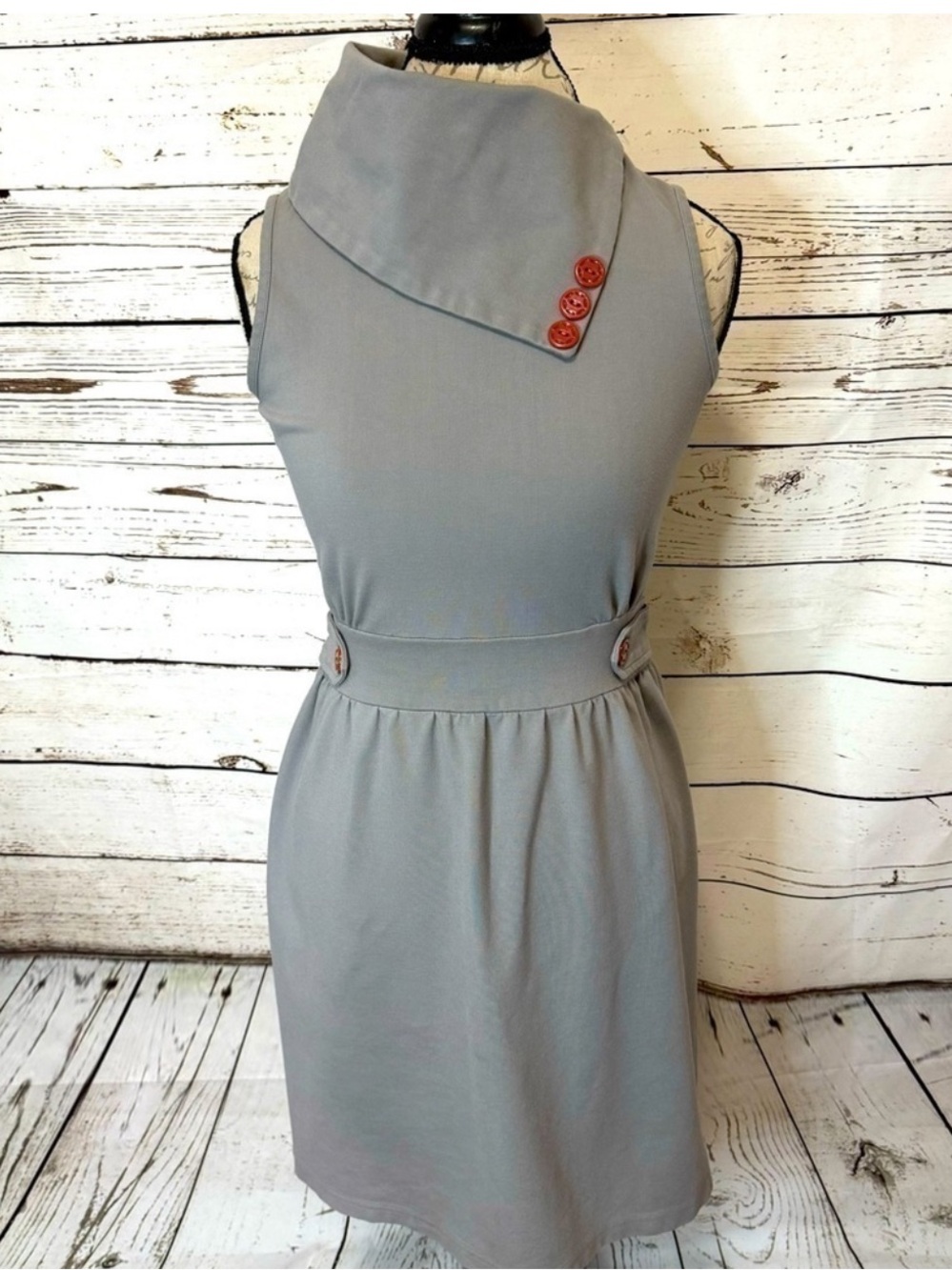 Matilda Jane Gray sleeveless Retro dress knee length mock neck size Medium